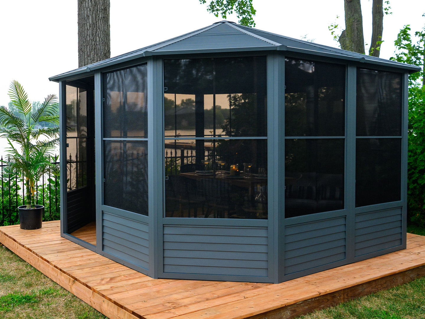 Gazebo Penguin Florence Freestanding Solarium - Sand/Slate- Metal/Polycarbonate Roof